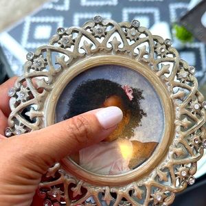 Picture frame. Antique look.